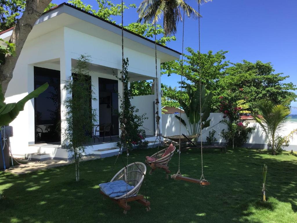 Zahrada ubytování BambooBeachVilla1 AC New OCEANFRONT POOL sunsetview garden kitchen SATELLITE STARLINK WI-FI