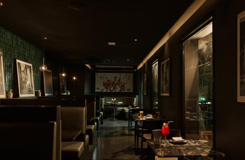 The Gravitique Hotel Khaosan - Resim 37