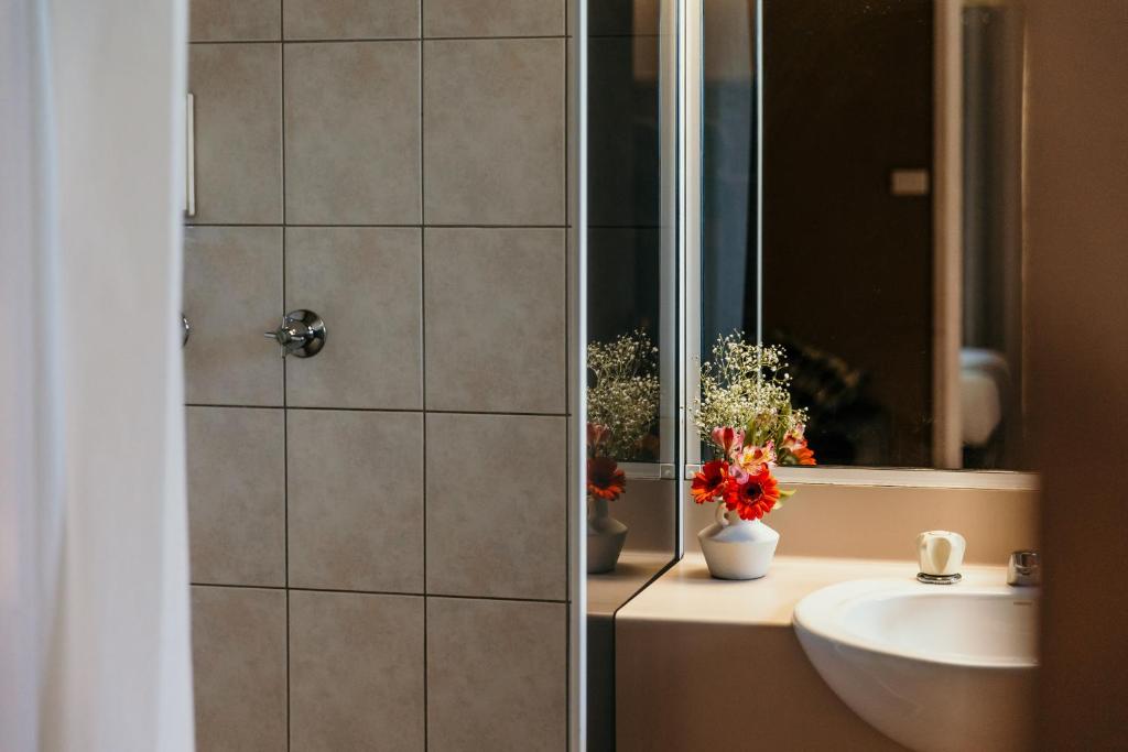 Koupelna v ubytování Abacus Motel