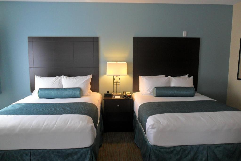 Cobblestone Inn & Suites - Fort Dodge - Квартира