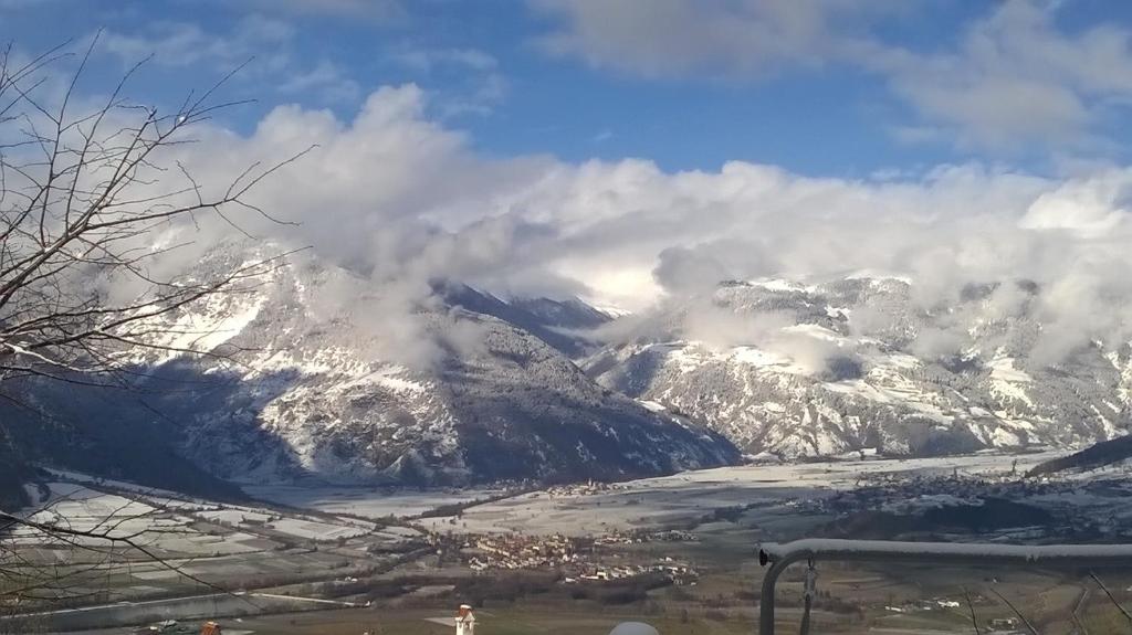 A general mountain view or a mountain view taken from a vidéki vendégházakat