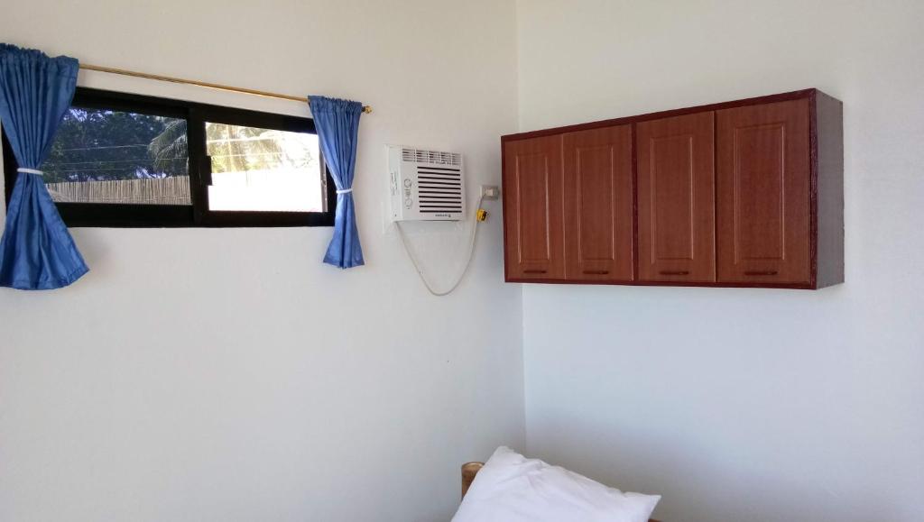 Fotografie z fotogalerie ubytování BambooBeachVilla2 AC NEW OCEANFRONT POOL sunsetview garden kitchen SATELLITE STARLINK WI-FI v destinaci Dimiao