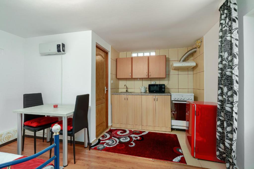Stone Gate Apartment #3 - Studio Apartment