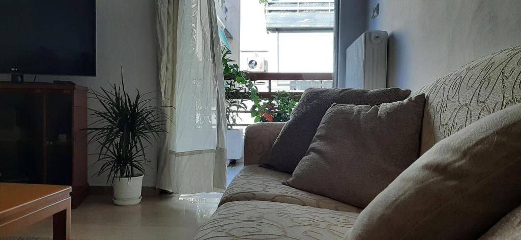 A seating area at Koukaki View