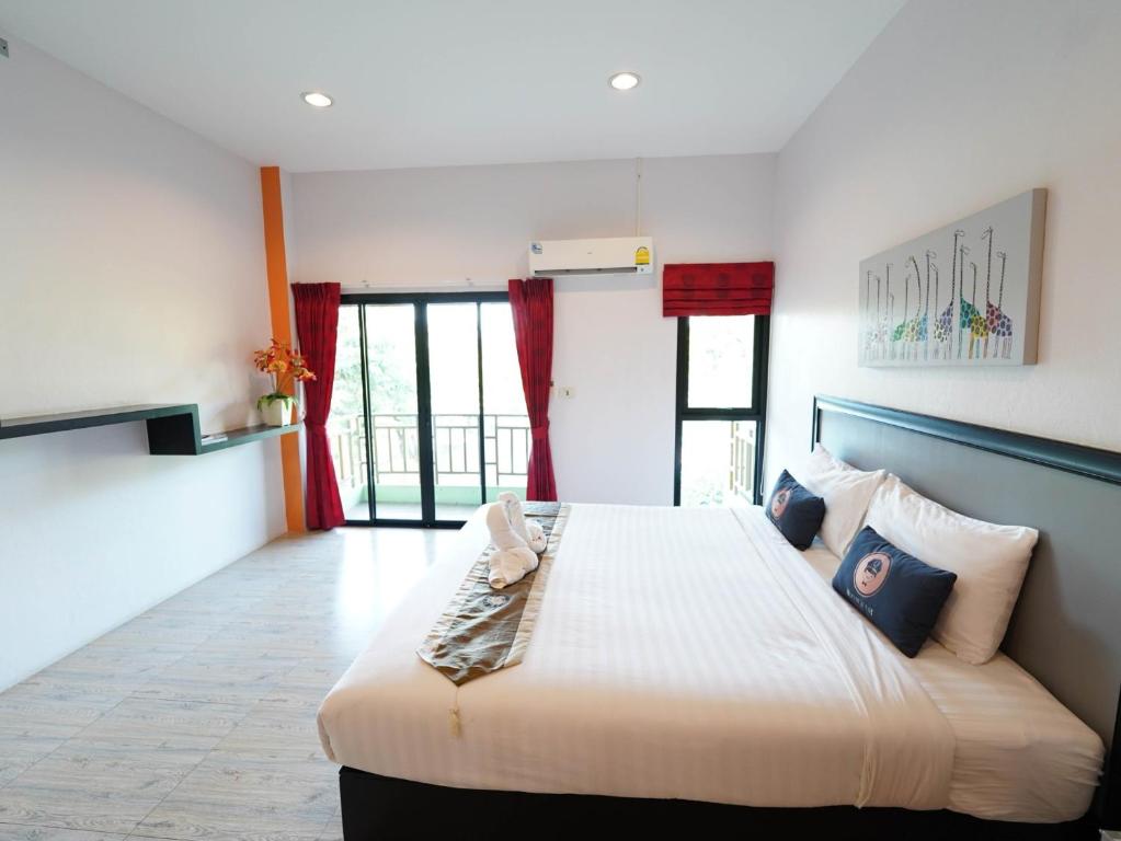 RoomQuest Chonburi Phanat Nikhom - Standard Queen Room