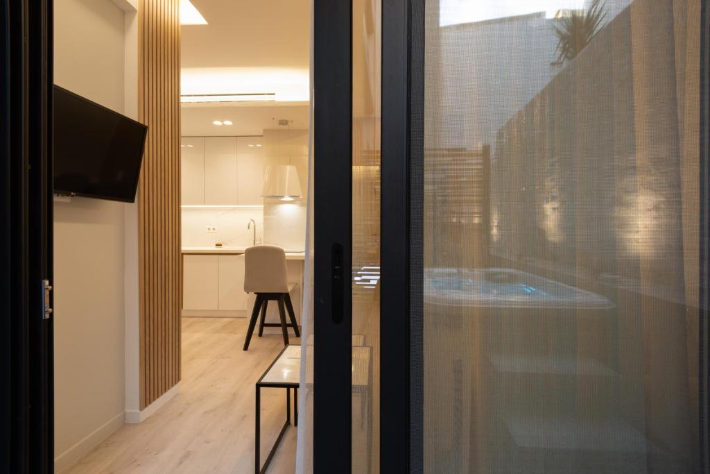 Incanto Boutique Suites - Mets - Resim 43