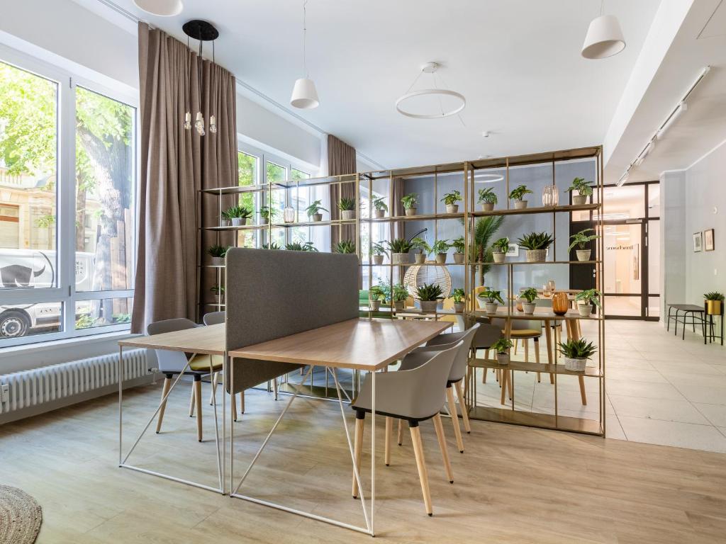 Limehome Berlin Luise Henriette Str - Digital Access - Resim 9