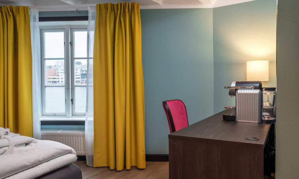 Postel nebo postele na pokoji v ubytování Thon Hotel Kristiansund