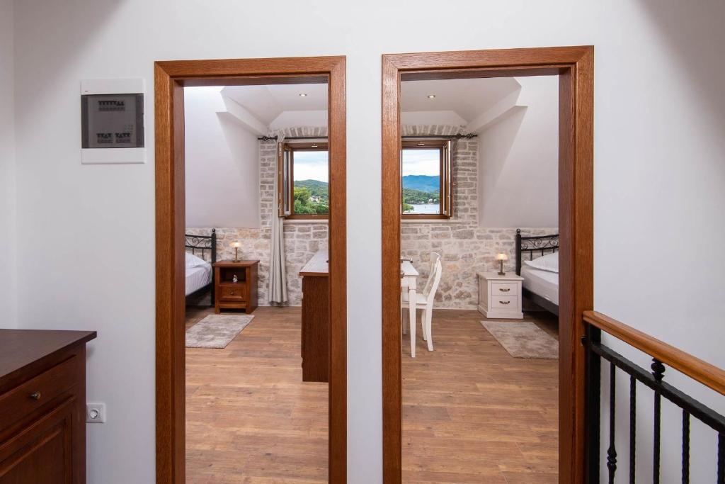 Posteľ alebo postele v izbe v ubytovaní Holiday Villa Mirce - Lovište