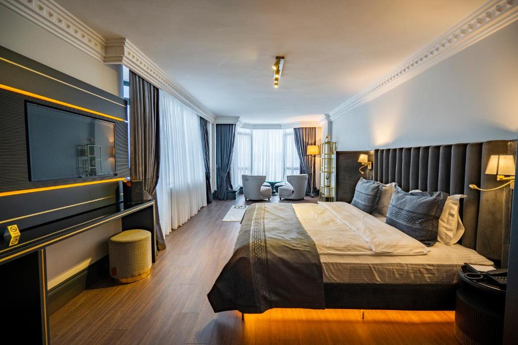 Postel nebo postele na pokoji v ubytování A11 HOTEL BOSPHORUS