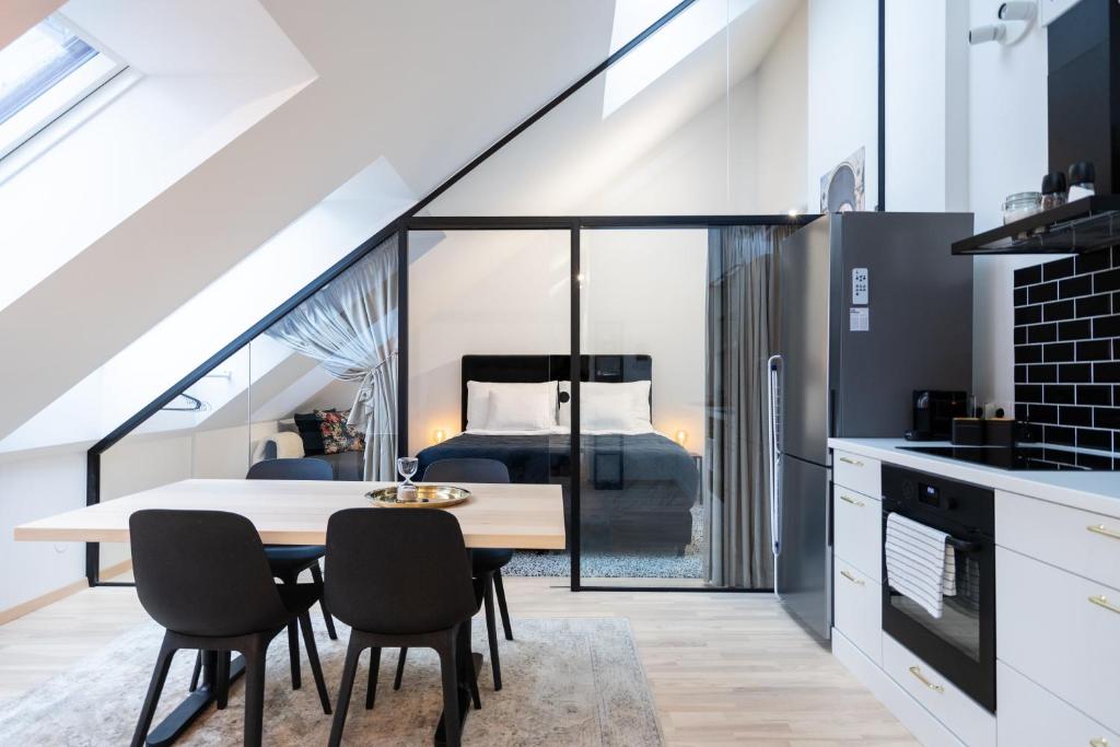 Stilvolle Dachgeschosswohnungen mit Balkon in Innenstadt Nähe