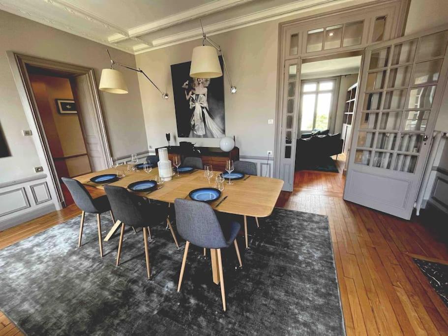 Apartment Prestige en hyper centre et parking privé, Rennes, France