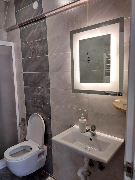 Goji's Apartments - 7