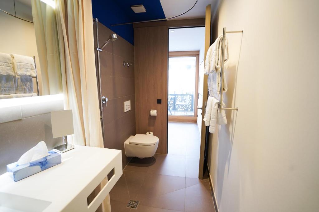 Max Lodging Serviced Apartments - 10