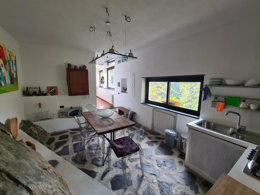 Kuchyňa alebo kuchynka v ubytovaní Castrusso il Frantoio di Rapallo by PortofinoVacanze