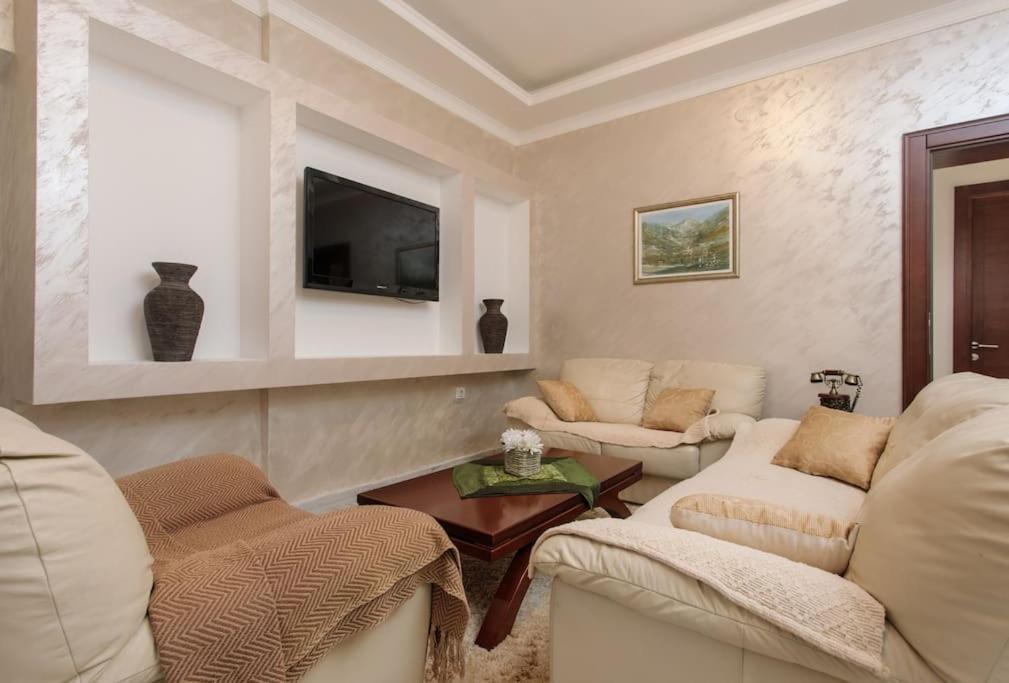 TV a/nebo společenská místnost v ubytování Summer retreat
