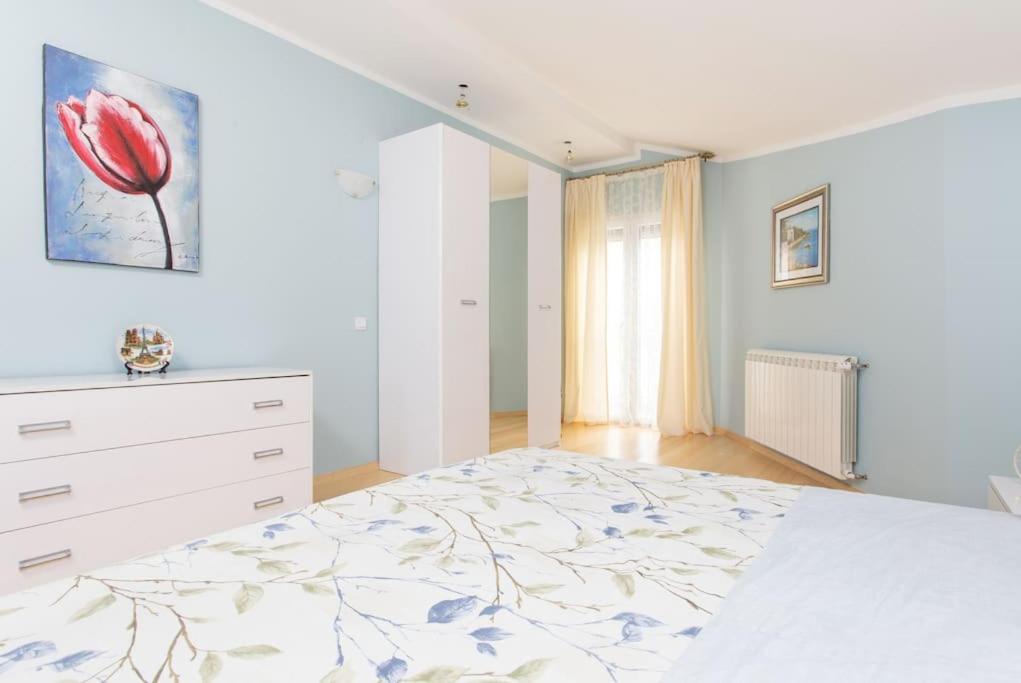 Postel nebo postele na pokoji v ubytování Summer retreat