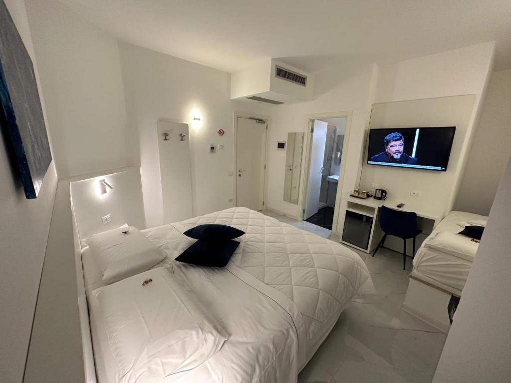 Hotel Smart Cruise - Deluxe Triple Room