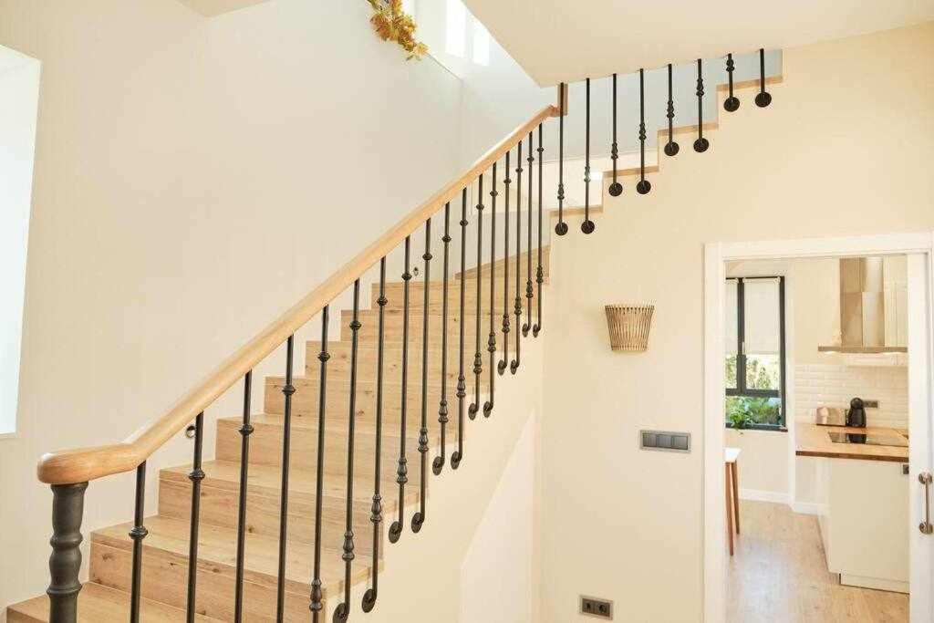 Zdjęcie z galerii obiektu CASA ROLAO Elegante Casa Familiar 10 personas w mieście Sierra de Outes