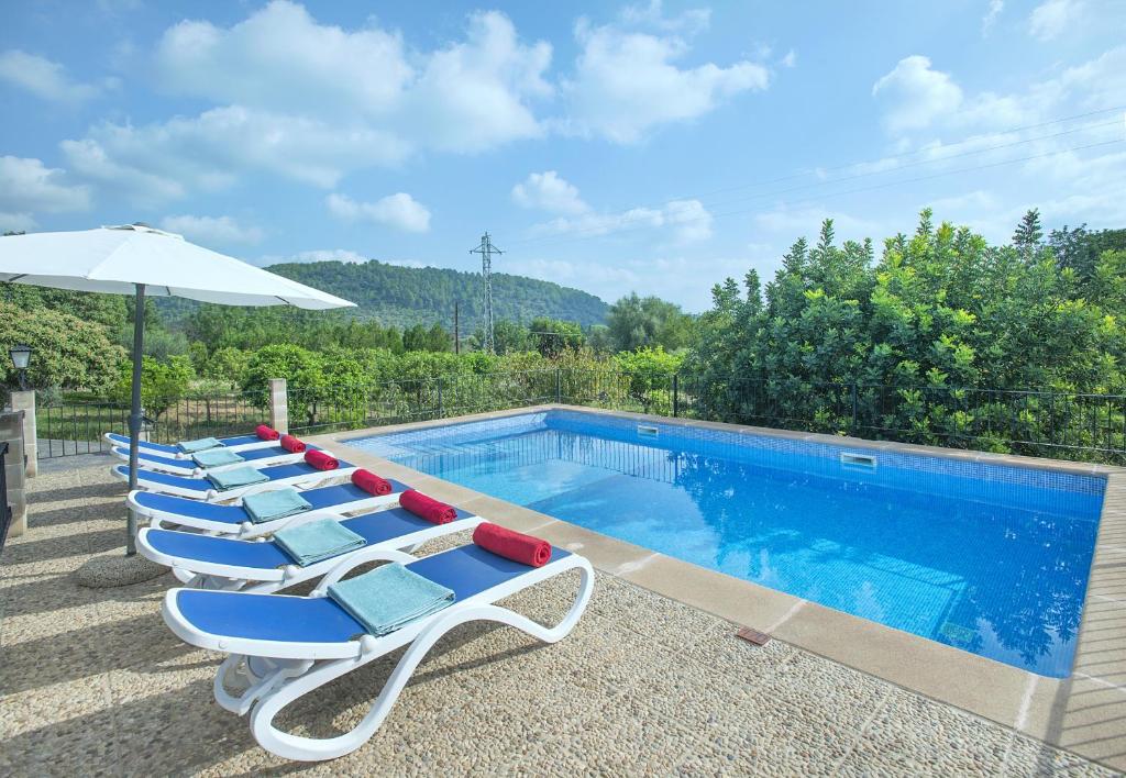 The swimming pool at or close to Owl Booking Villa Sedes - Dive Into Nature