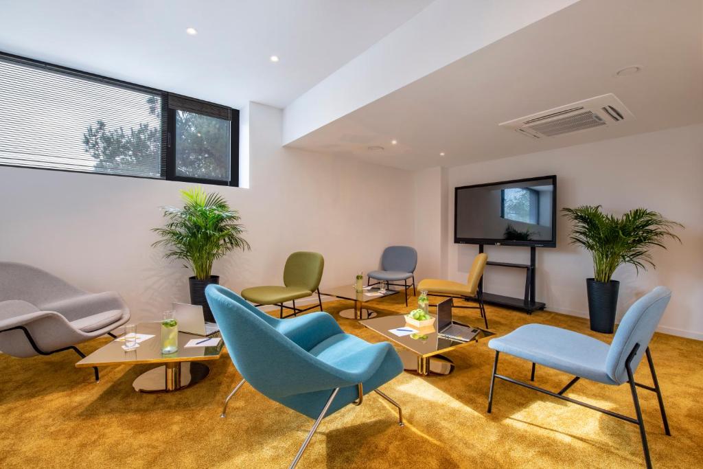 Posezení v ubytování Golden Tulip Design Tbilisi