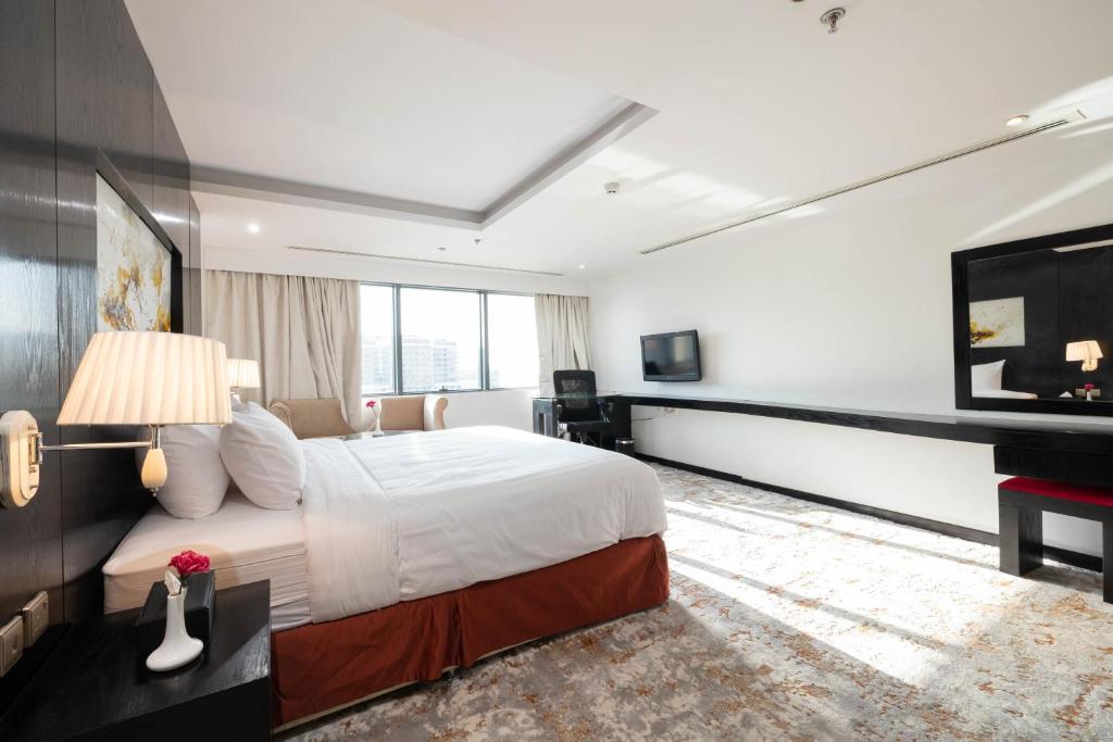 Mira Business Hotel - Deluxe King Room
