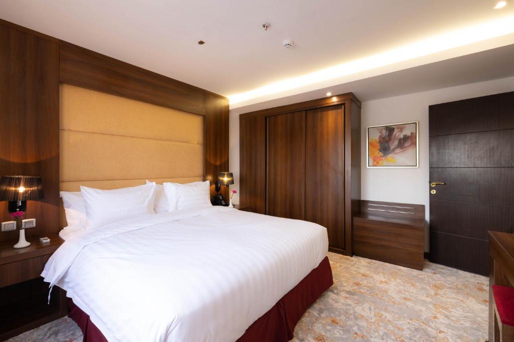 Mira Business Hotel - Standard King Room