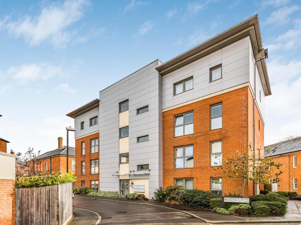 an image of an apartment building at Pass the Keys Central Modern Flat with Parking in Chichester