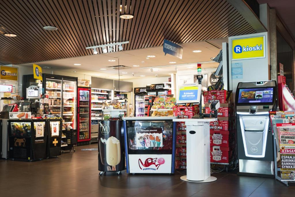 Supermarket nebo jiné obchody v  hotelu nebo okolí