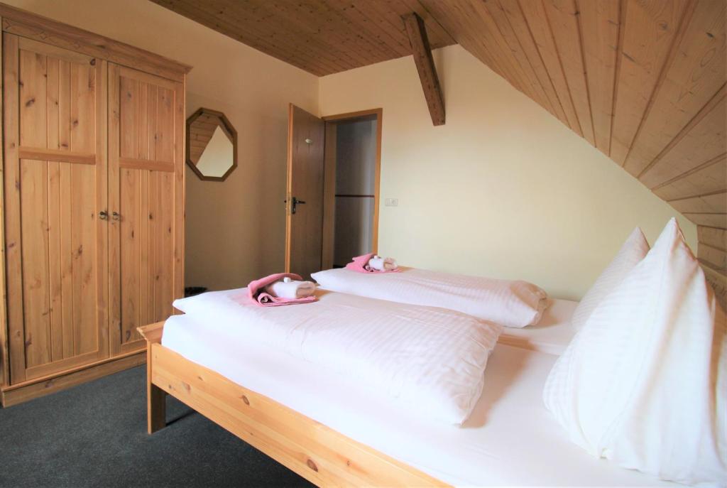 Bürger- und Berggasthaus Scheibenberg - Budget Triple Room With Shared Bathroom