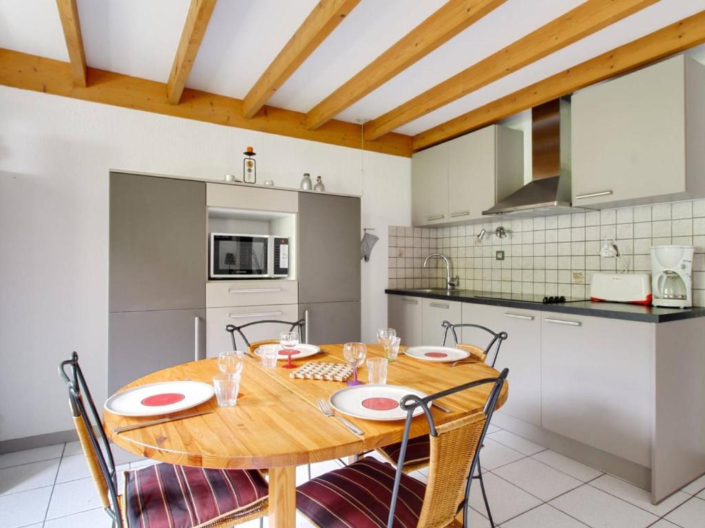 Chalet mitoyen 3 chambres, 60m², belle vue, 1km centre-ville, navette ski, parking, terrasse - FR-1-401-3 - Casa De Vacaciones