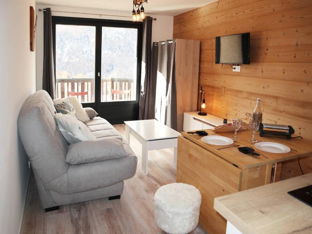 Studio rénové pour 2 pers, cœur de station, accès pistes, balcon sud - FR-1-322-307