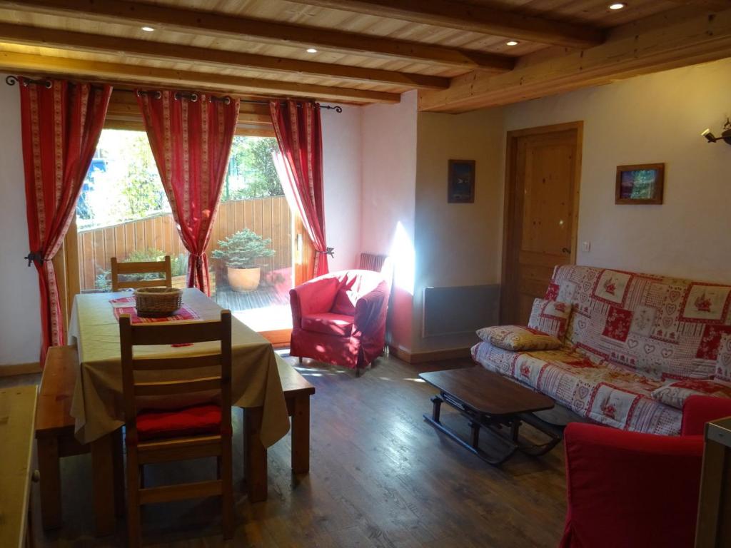 Charmant appart 3 pièces, 6 pers, terrasse à Bourg Saint Maurice - FR-1-411-606 - Apartamento (6 Adultos)