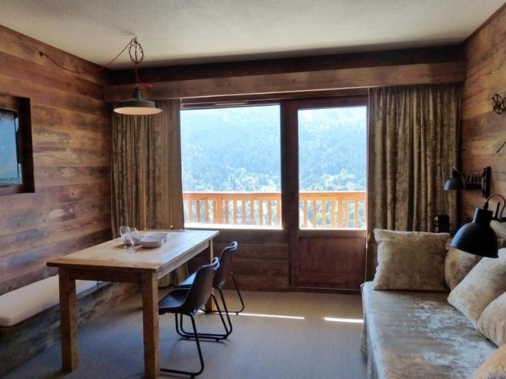 Studio pour 4 à Méribel, proche des pistes, parking inclus