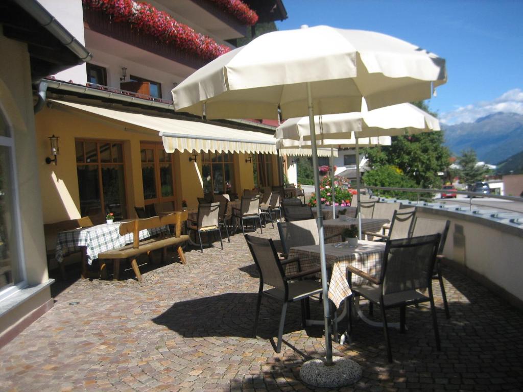 Nespecifikovaný výhled na hory nebo výhled na hory při pohledu z hotelu