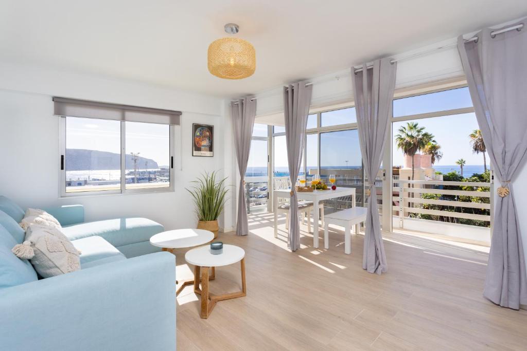 Balkón nebo terasa v ubytování Home2Book Beachfront Design&Views Los Cristianos