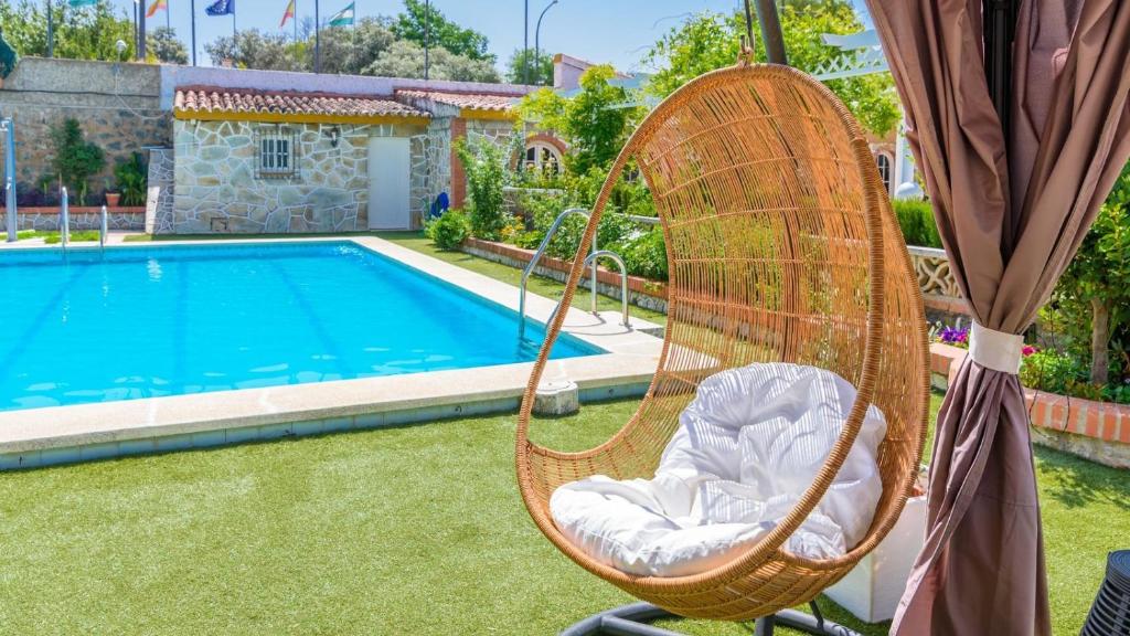 The swimming pool at or close to Casa rural cerca de Aracena Castillo de las Guardas by Ruralidays