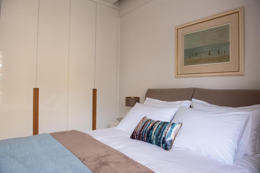 Posteľ alebo postele v izbe v ubytovaní Katia Modern Apartment in Athens