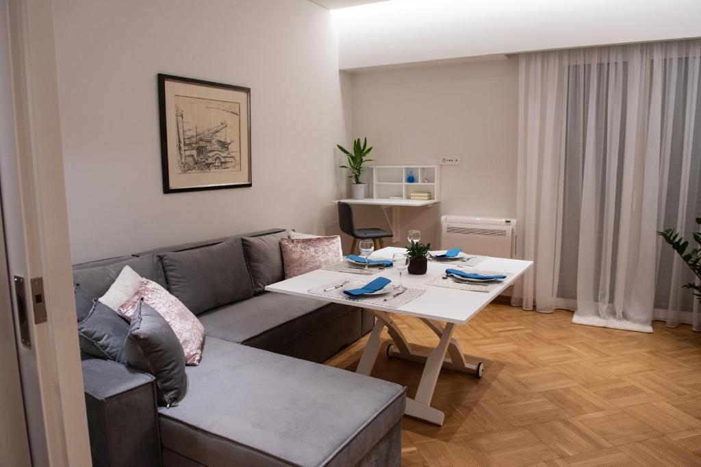 Posedenie v ubytovaní Katia Modern Apartment in Athens