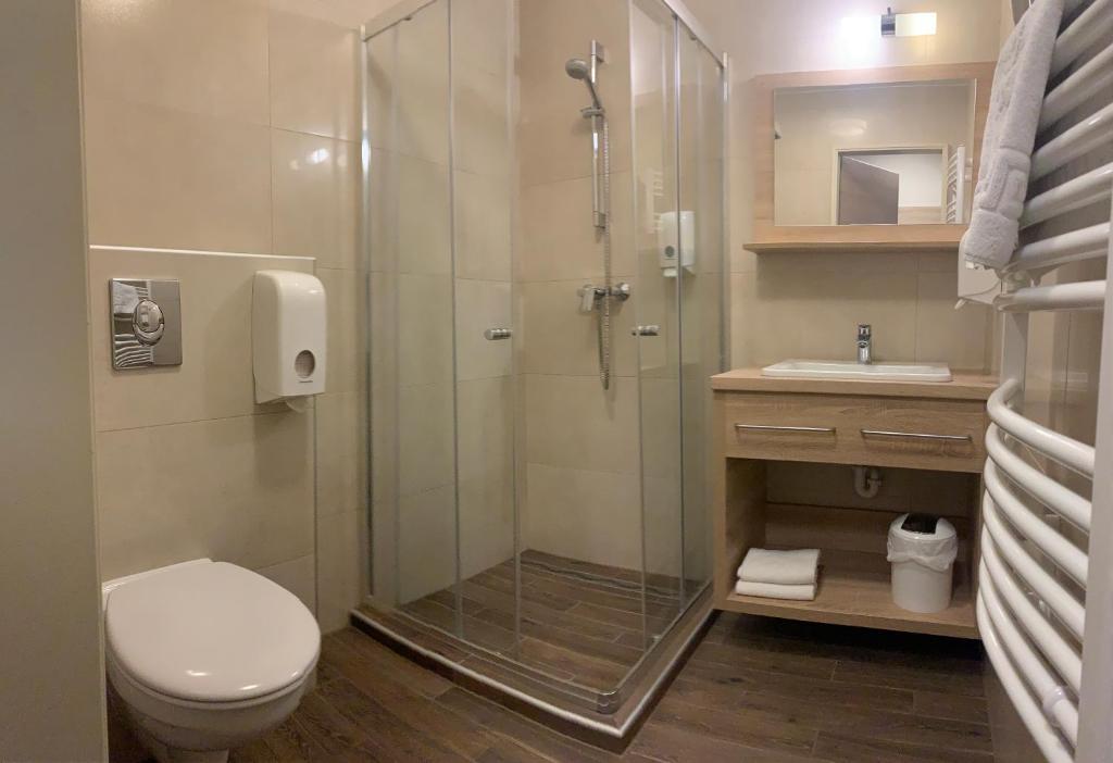 Kúpeľňa v ubytovaní Nimród Hotel és Ètterem