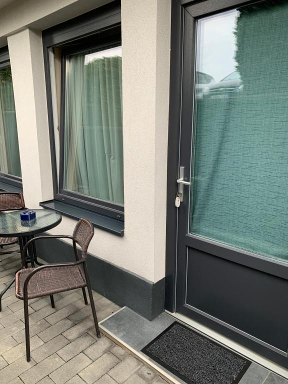 Balkón alebo terasa v ubytovaní Nimród Hotel és Ètterem