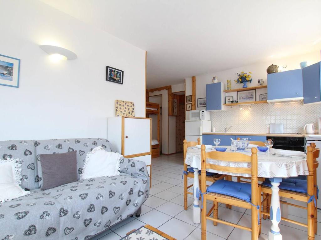 Appartement Briançon, 2 pièces, 4 personnes - FR-1-330C-4 tesisinde mutfak veya mini mutfak