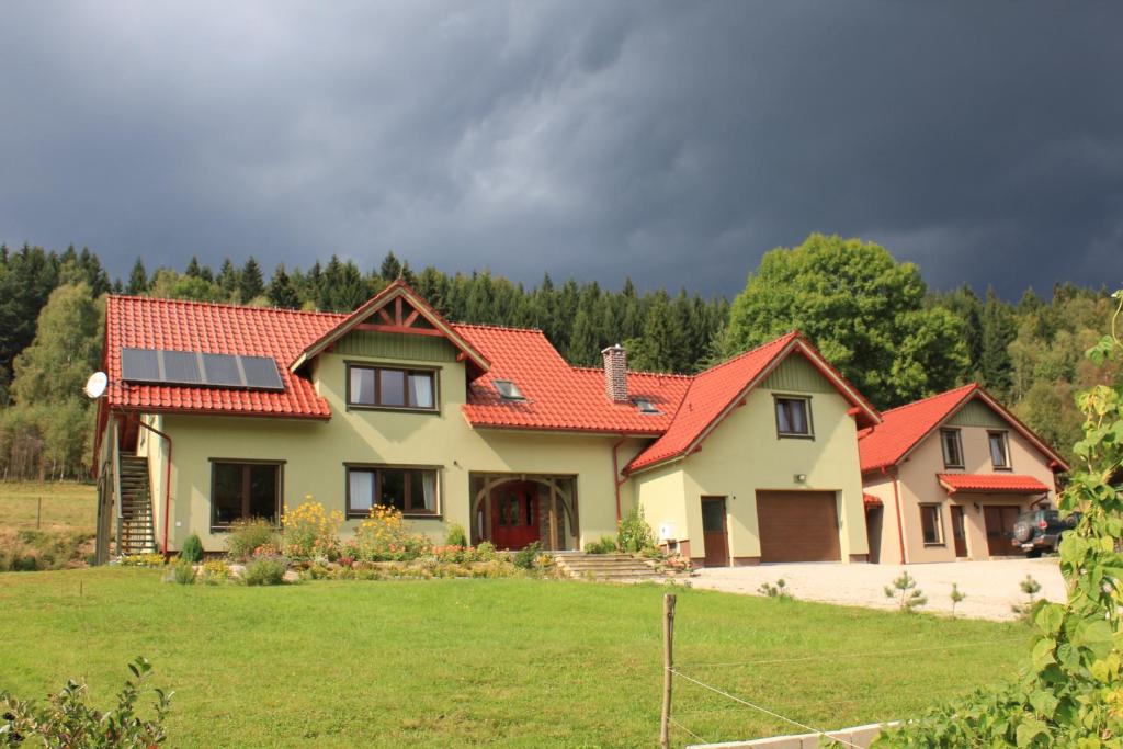 Vonkajšia záhrada v ubytovaní Słoneczna Zagroda - Sunny Ridge Farm