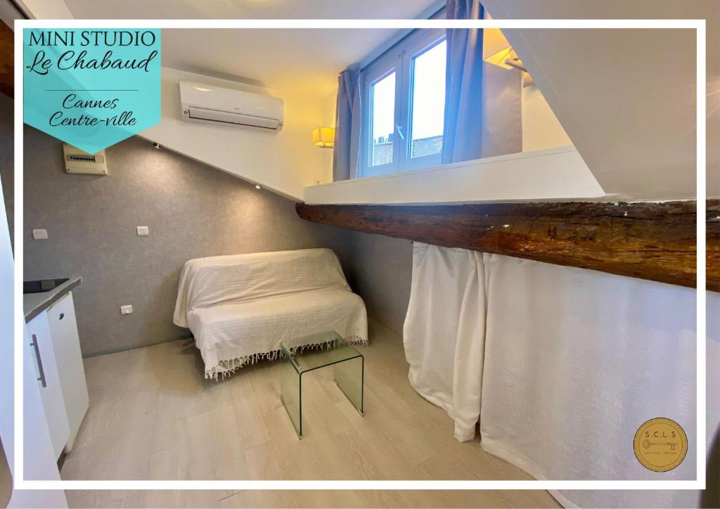 Postel nebo postele na pokoji v ubytování Mini Studio - Le Chabaud - Cannes centre