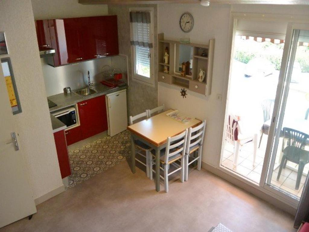 A cozinha ou cozinha compacta de Appartement Cap d&#39;Agde, 3 pi&egrave;ces, 5 personnes - FR-1-607-66