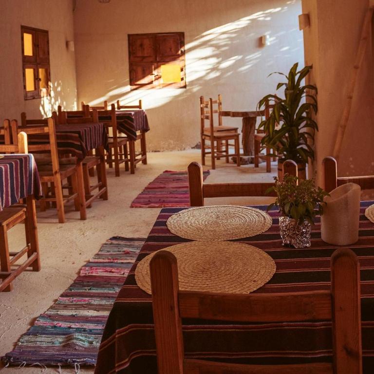 Posezení v ubytování Aghurmi Siwa Ecolodge & Salt Cave
