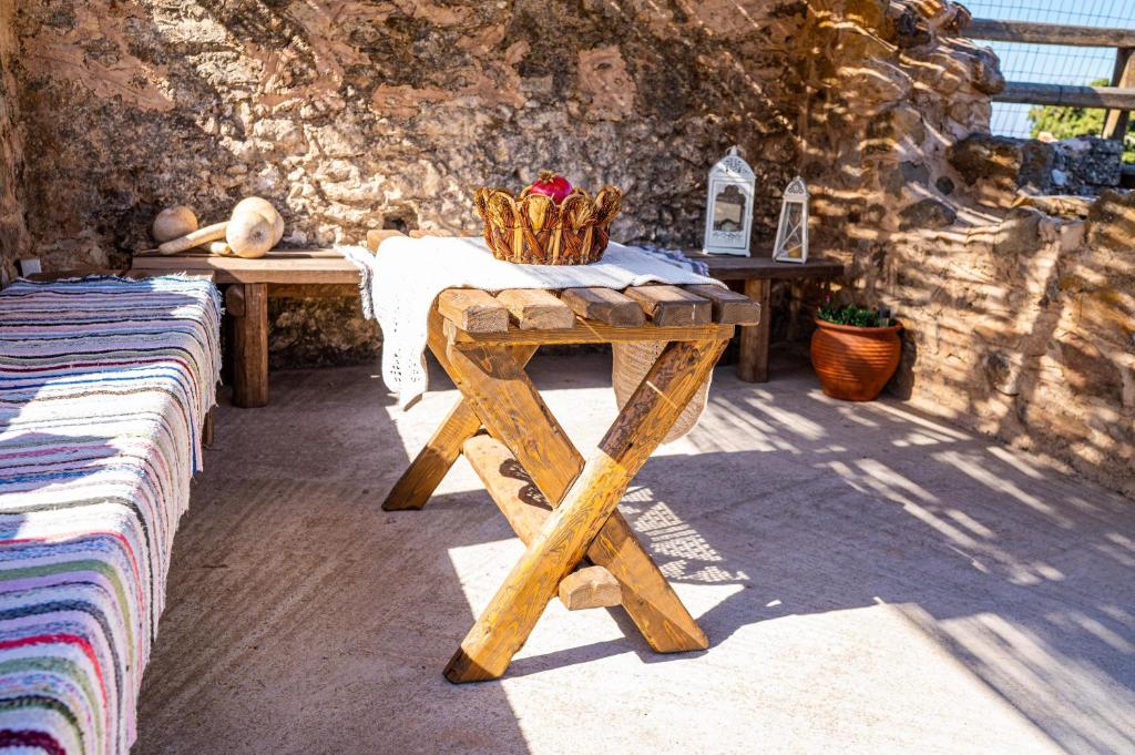 A balcony or terrace at Chaihoutes stone villa into Olive farm in Zia