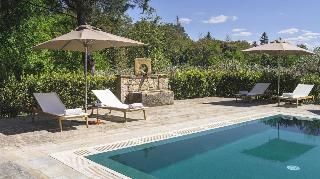 Basen w obiekcie VILLA METELLIANO 10, Emma Villas lub w pobliżu