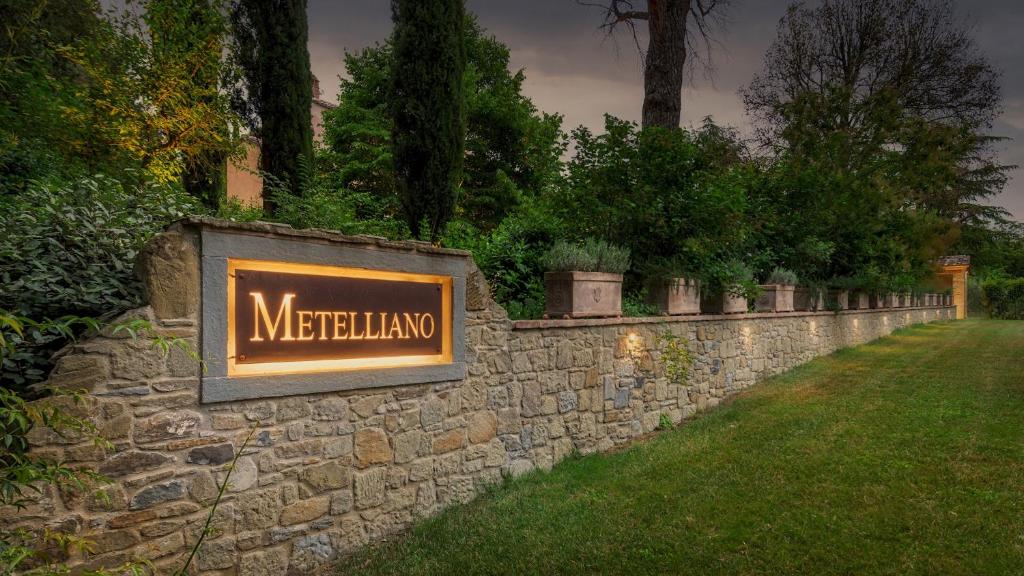 Ogród w obiekcie VILLA METELLIANO 10, Emma Villas