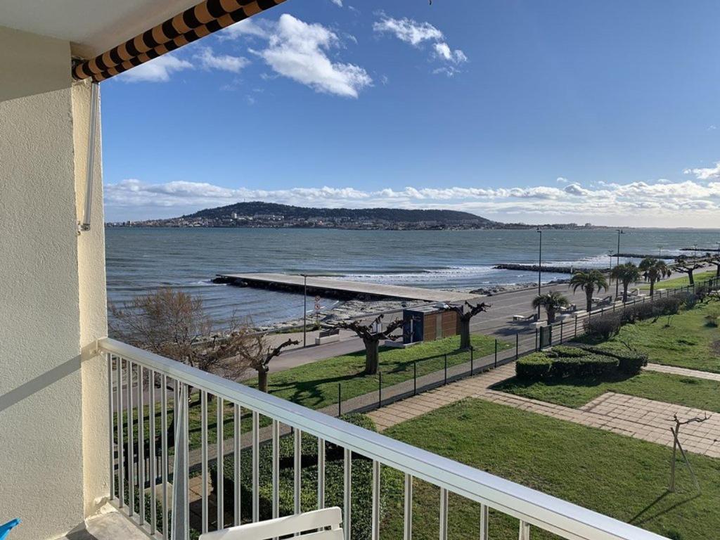 Photo de la galerie de l'établissement Charmant T1 à Balaruc-les-Bains, proche de l'étang de Thau, idéal pour 2, animaux acceptés - FR-1-571-14, à Balaruc-les-Bains